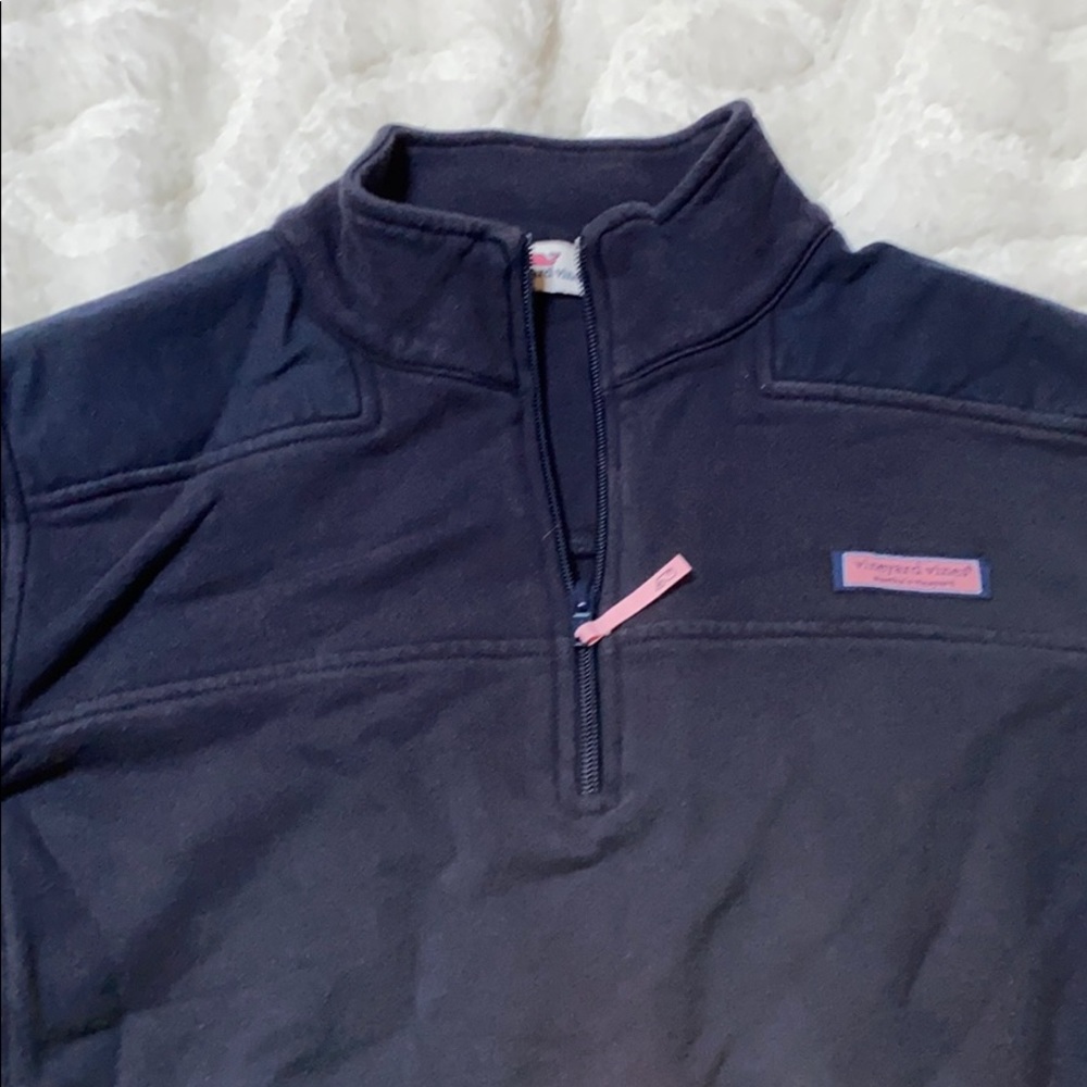 Vineyard vines pull over